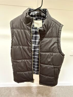 Weatherproof Black Plaid Quilted Vest with Cream Label